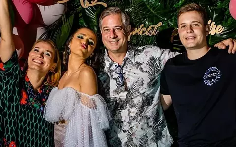 Andreea Esca spune cum i-a influențat, de fapt, pe Alexia și Aris Eram celebritatea părinților: "Sunt niște copii care au plecat cu dezavantajul unor idei preconcepute. E important în educația unor copii să existe limite pe care să nu le întreacă, să existe explicații..." / EXCLUSIV