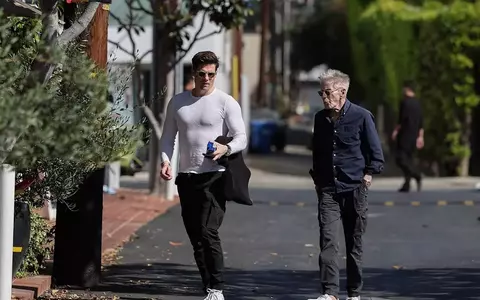 Cum a fost surprins Calvin Klein în compania iubitului său cu 45 de ani mai tânăr, modelul Kevin Baker. Cei doi sunt împreună de 8 ani