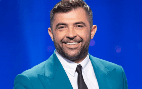Cine e Lucian Ghimiși. Cum a ajuns din cioban și ospătar actor la Nottara și co-prezentator la "Surprize, Surprize": "Viața mea este un roman!"