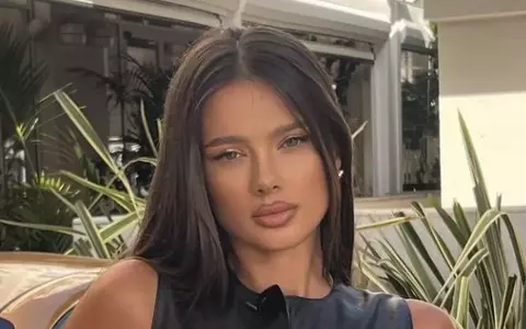 Cine este Misha Miller. Este artistă, a absolvit două facultăți, vorbește 5 limbi străine și este într-o relație de 8 ani