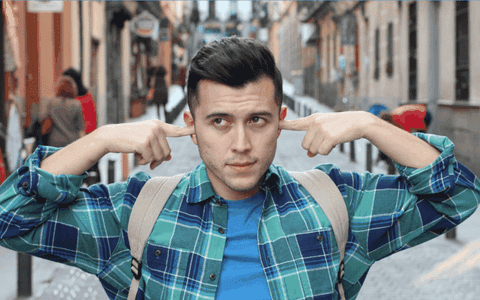 Remedii pentru Ureche Înfundată: Soluții Practice pentru Confort Auditiv