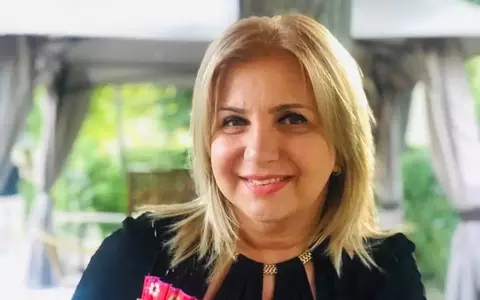 Carmen Șerban are o adevărată colecție de diplome și acreditări, deși este cunoscută doar ca manelistă: "Am foarte multă școală și continui să studiez!"