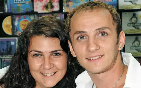 Povestea de dragoste dintre Mihai Trăistariu și Ioana Ignat. S-au logodit în Bulgaria, iar artistul i-a oferit cadou o mașină: „Este bărbatul ideal. Facem dragoste în fiecare dimineață”