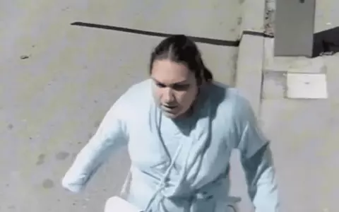 Un bebeluș a fost răpit dintr-o maternitate din Bacău. Mama a fost reținută, după ce ar fi încercat să vândă copilul tinerei de 19 ani care l-a furat / Care era planul celor două