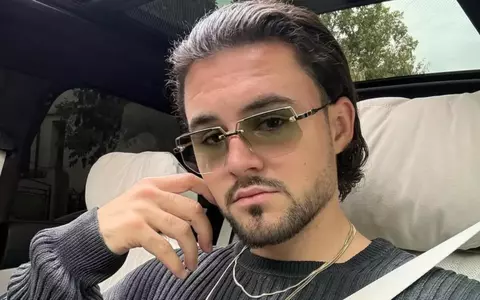 Mario Fresh a postat prima imagine cu noua iubită. Miruna i-a cunoscut pe părinții artistului și au plecat cu toții în Dubai, unde locuiește sora lui
