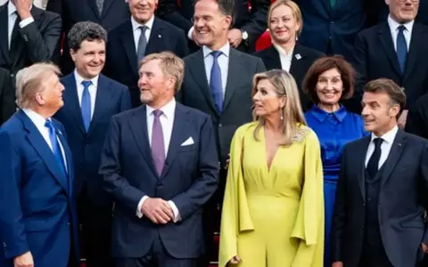 Nicușor Dan a stat lângă Donald Trump la Summitul de la Haga, în fotografia de grup. Cu ce avion s-a deplasat președintele României în Olanda