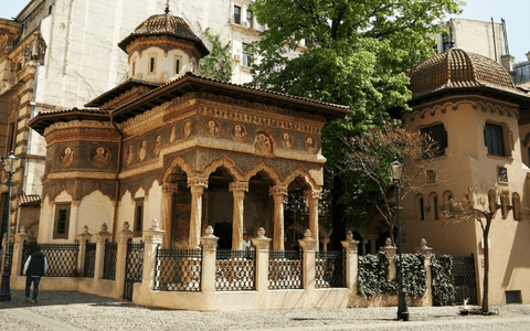 Top 10 clădiri reprezentative în stil brâncovenesc pe care să le vizitezi în România
