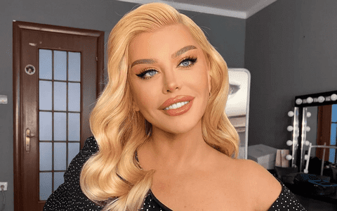 Loredana, apariție spectaculoasă la VIVA! Influencers Party 2025, într-o rochie super mulată. Artista a fost premiată pentru întreaga carieră: "Primul influencer al țării"