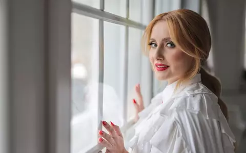 Cine este Alina Sorescu. A început să cânte de la vârsta de 4 ani, în corul regretatului Ioan Luchian Mihalea: "Eu am crescut în TVR"