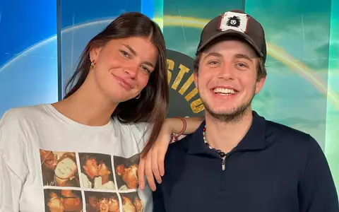 Laura Giurcanu confirmă că a avut o idilă cu Aris Eram. Ea și Andreea Esca glumesc pe seama subiectului: „Ne-a făcut o fotografie. E foarte amuzant”