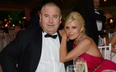 Povestea de dragoste dintre Elena Udrea și Dorin Cocoș. S-au căsătorit în 2003, la Consulatul României din New York / De ce nu au purtat niciodată verighetă, în cei 10 ani de mariaj