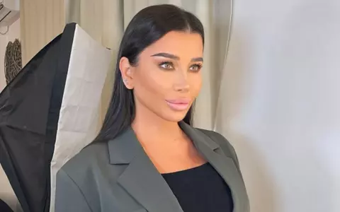 Elena Băsescu, apariție rară în public! Cum arată  acum și prin ce schimbări a trecut fiica fostului președinte. A fost prezentă la Nunta de Aur a părinților ei, Maria și Traian Băsescu