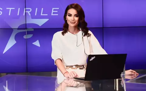 Cine o înlocuiește pe Geanina Ilieș la Antena Stars. La pupitrul știrilor mondene vine o prezentatoare cu 23 de ani de experiență