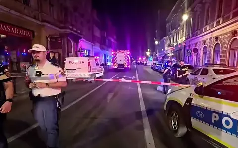 Doi oameni au murit după ce o mașină a urcat pe sensul giratoriu și a spulberat trei pietoni, în Brașov: „A fost un carnagiu”. Șoferul de 50 de ani, testat negativ la alcool și droguri. Ce verifică anchetatorii