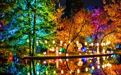 Bucureștiul a pornit în „Ocolul Pământului”: 15.000 de vizitatori în primele trei zile la Lumina Park