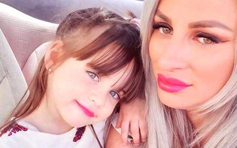 Deși Este Insărcinată Sanziana Buruiană Incă Iși Alăptează Fiica In Varstă De 4 Ani