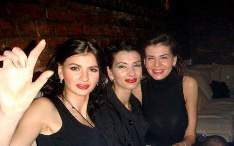 Ramona Gabor A Venit In țară Pentru Parastasul Părinților și S A Reunit Cu Alina Pe Litoral De Ce Lipsește Monica