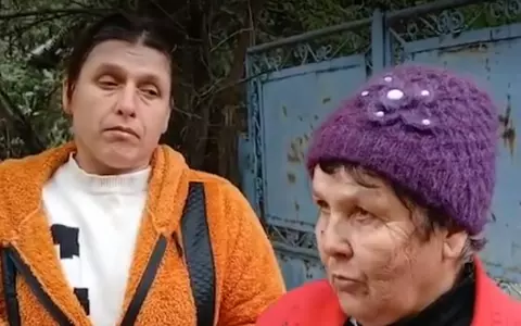 Vaslui: Un copil de 11 ani a murit după ce a mâncat crenvurști. Sora și mama lui, internate cu toxiinfecție alimentară