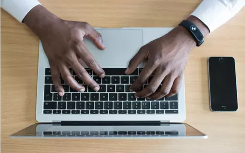 Digitalizarea în era mărcilor: Avantaje, provocări și calea către viitor