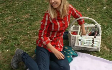 Dana Rogoz, la picnic in parc si cu bicicleta prin Europa
