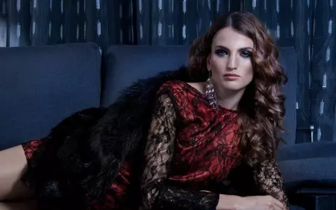 Colectia” Etiquette by Dana Savuica” pregateste in premiera surprize pentru Sarbatori 