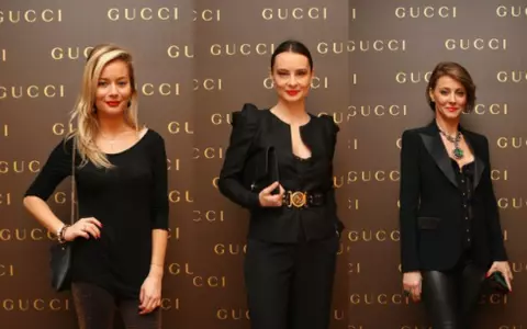 Laura Cosoi, Rucsandra Hurezeanu şi Diana Şucu, elegante în negru la o prezentare de modă