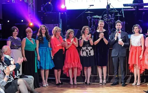 De Ziua Internaţională a Psoriazisului, pacientele au defilat în ţinute Rhea Costa