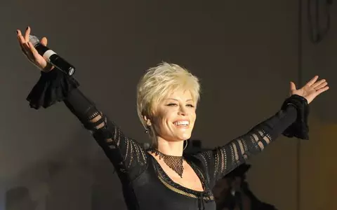 Loredana lansează Premiere Luxe, primul parfum din cariera sa!