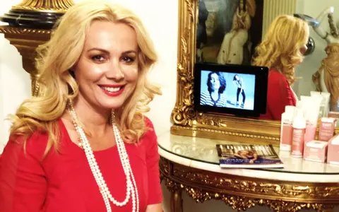 (P) Dana Săvuică recomandă SMART Indoor Advertising: Salon TV. Reach the Rich! 