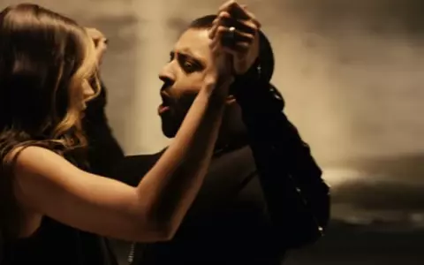 Jay Sean cântă pe scena Romanian Music Awards - VIDEO