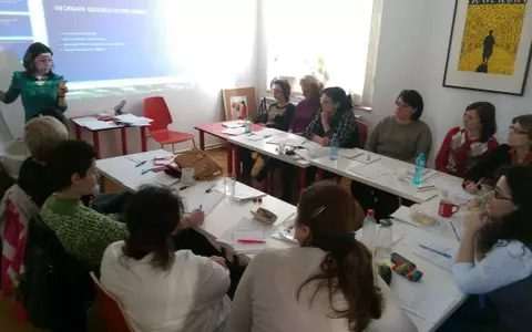 Cursuri gratuite de bonă/babysitter, finanțate din fonduri europene