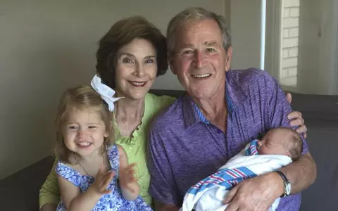 George W. Bush – Cel mai fericit bunic