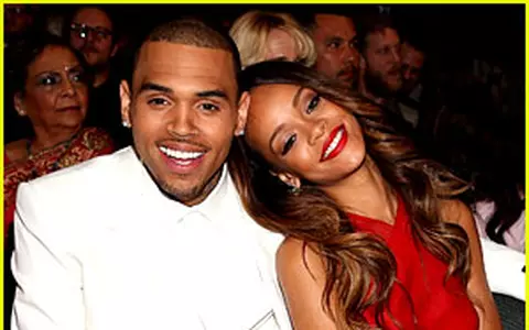 Rihanna le-a făcut un cadou lui Chris Brown și fiicei lui