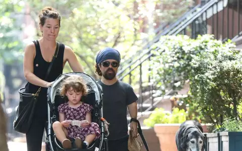 Ce face Peter Dinklage în afara platourilor de filmare