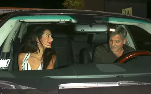 Amal şi George Clooney – Cum au aniversat un an de la nuntă