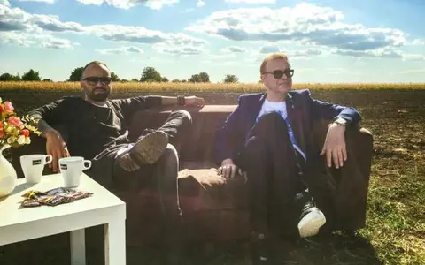 Matteo şi Gabriel Cotabiţă au lansat videoclipul piesei “Ce zi liniştită”