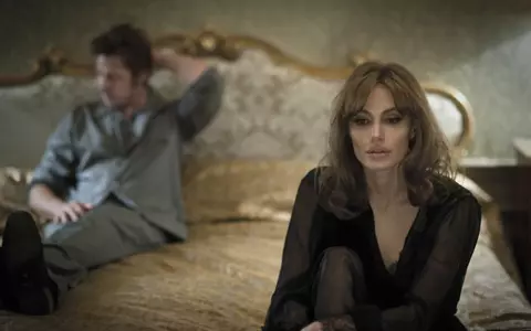 Cel mai recent film al Angelinei și al lui Brad, o poveste despre căsnicia Pitt-Aniston?