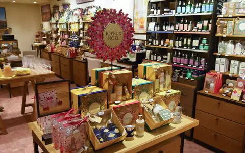 (P) L’Occitane sărbătorește 10 ani plini de magie în România