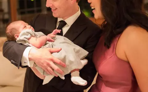 Mark Zuckerberg – Fascinat de fiica lui în vârstă de 2 luni