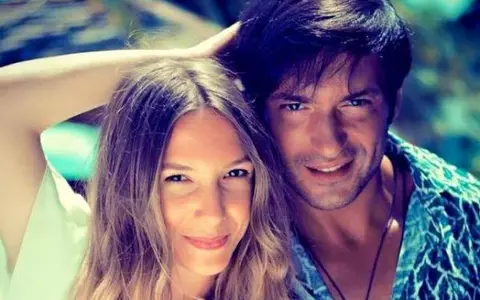 Radu Vâlcan a învăţat să facă tort raw vegan pentru soţia lui însărcinată