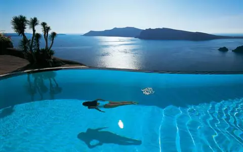 (P) Cinci experiențe unice în Santorini