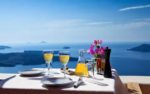 (P) Tur gastronomic, pe insula Santorini
