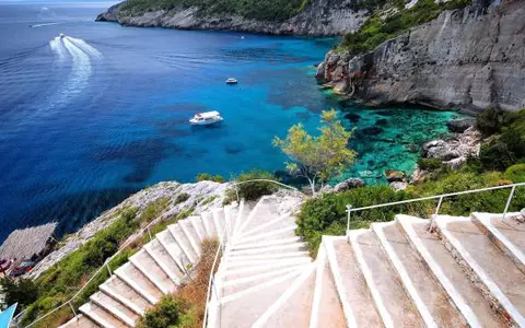 (P) Zakynthos, o insulă a contrastelor frumoase