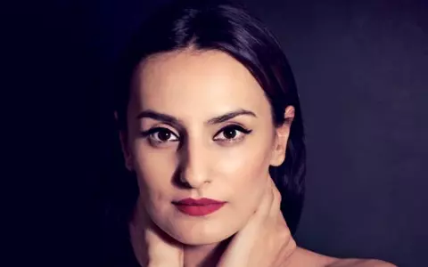 24 de întrebări - Carla-Maria Teaha