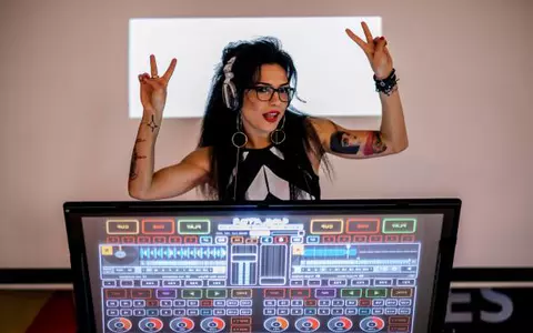 Căutăm vedeta cu dimensiunile 90-60-90: Astăzi, Dj Wanda