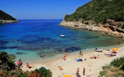 (P) Insula Corfu, bogăţie de minuni naturale şi atracţii istorice