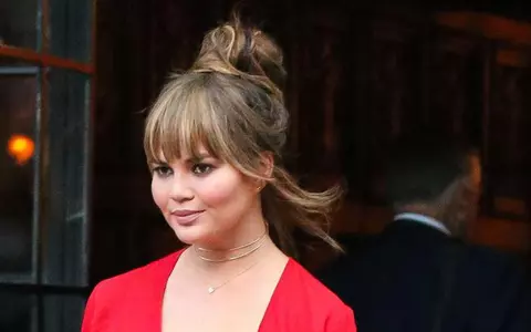 Chrissy Teigen a pozat nud pe Instagram