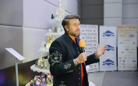 Cătălin Botezatu a creat un brad de Crăciun cu dedicație specială