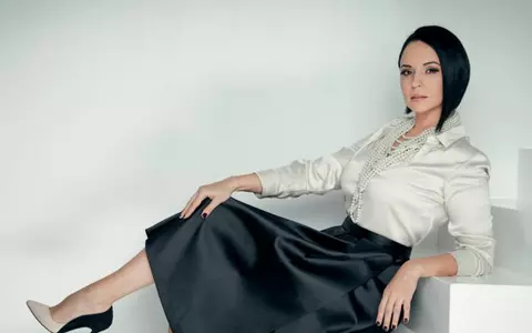 Revista VIVA! o scoate la tablă pe Andreea Marin. Uite cum rezolvă o problemă de matematică!