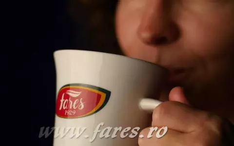 (P) Bea ceai Fares și câștigă premii din inima Daciei